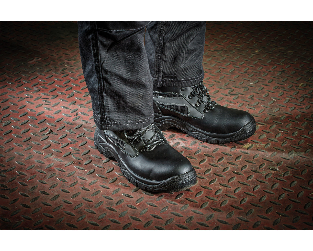 Dickies Severn Steel Toe Hiker Boot Hiker - Premium SAFETY HIKER BOOTS from Dickies - Just £31.50! Shop now at workboots-online.co.uk