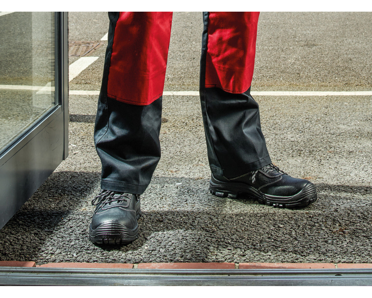 Dickies Alto Safety Steel Toe Shoe Black - Premium SAFETY TRAINERS from Dickies - Just £39.50! Shop now at workboots-online.co.uk