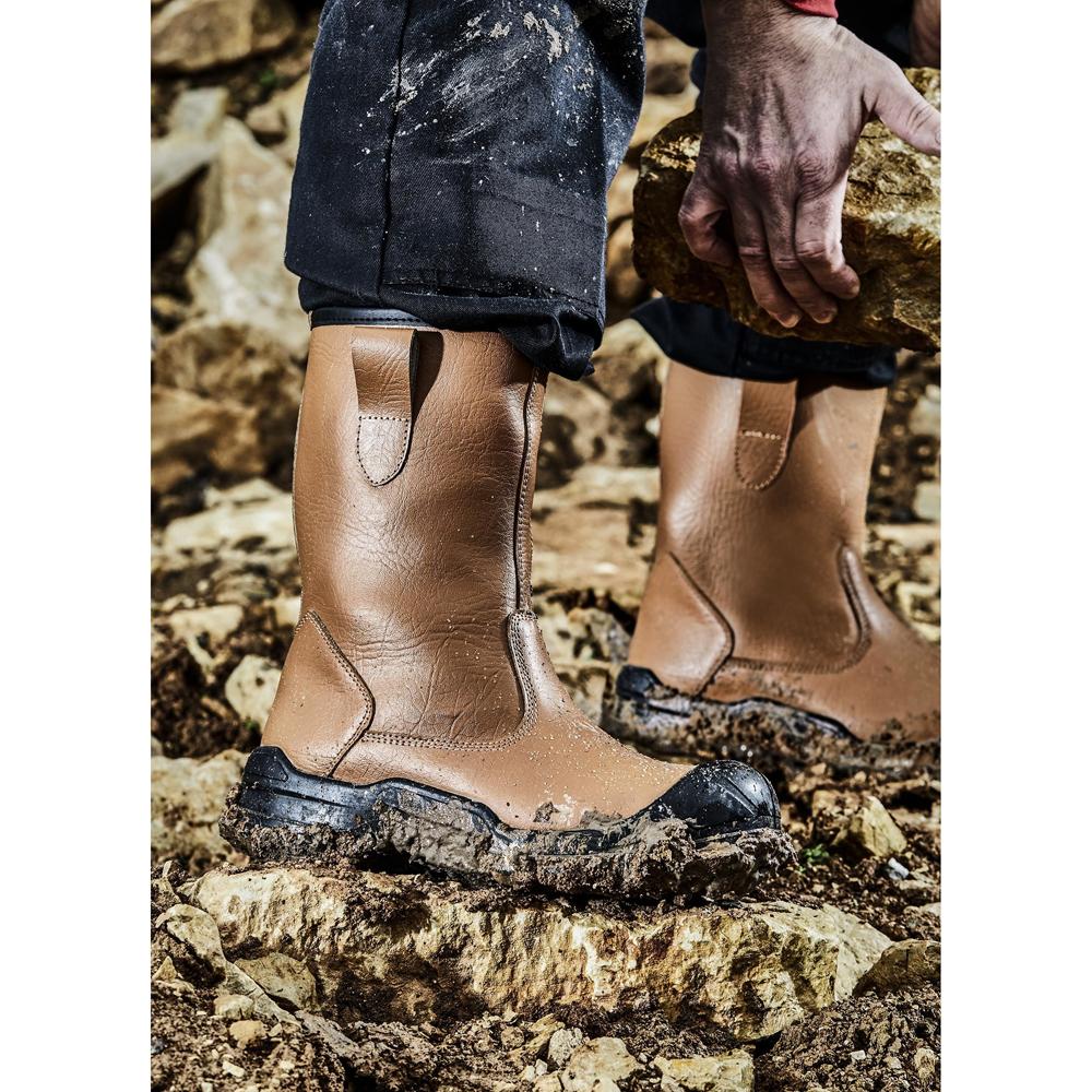Dickies Dixon Unlined Rigger Boot FA23355S - Premium RIGGER BOOTS from Dickies - Just £34.64! Shop now at workboots-online.co.uk