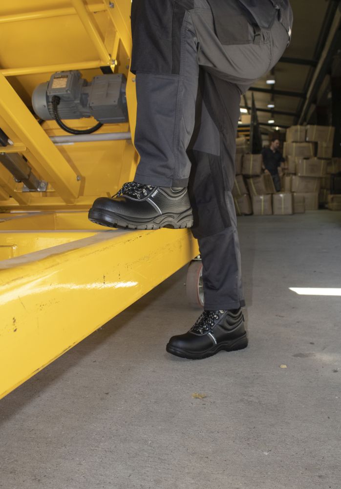 Fort FF!07 Workforce Safety Boots - Premium SAFETY BOOTS from Fort - Just £18.50! Shop now at workboots-online.co.uk