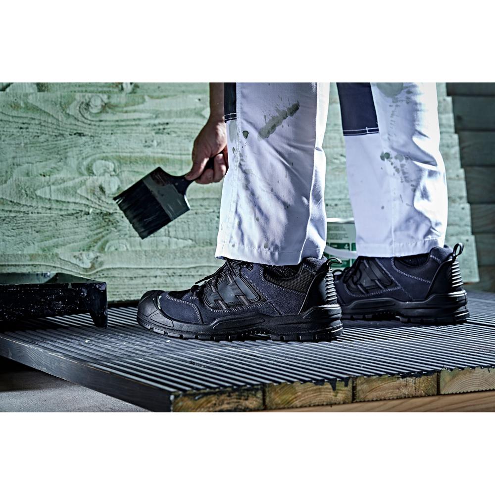 Dickies Everyday Safety Work Shoe Trainer FA24/7S - Premium SAFETY TRAINERS from Dickies - Just £38.81! Shop now at workboots-online.co.uk